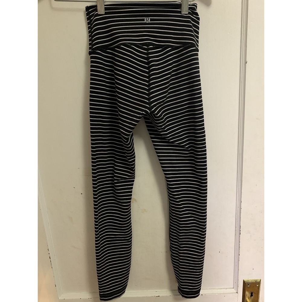 lululemon Women's Black White Striped Athletic Leggings/Size 4